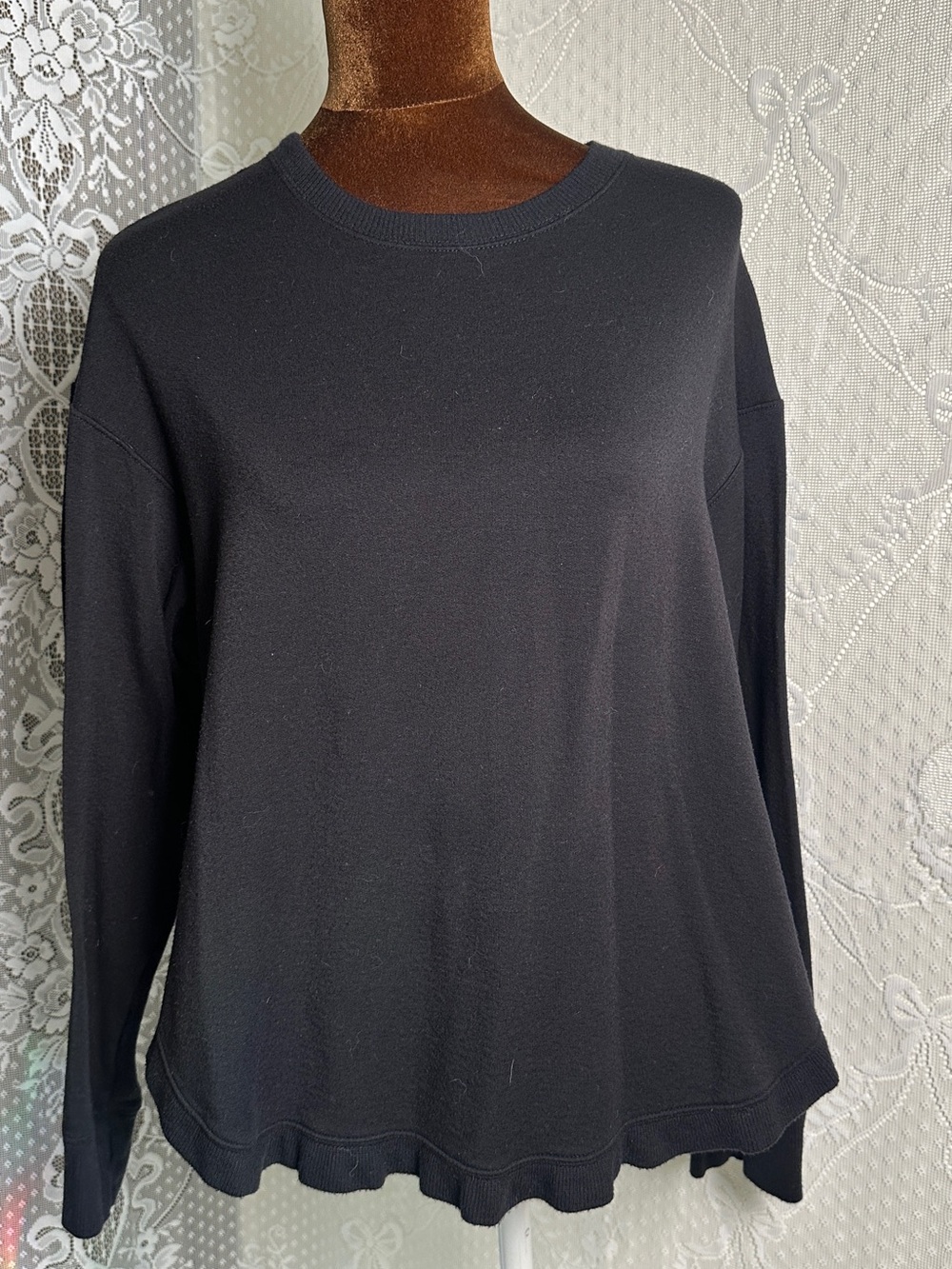 JoyLab Black Crewneck Long-Sleeve Sweatshirt